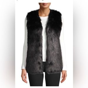 Time and tru best black faux fur size XL . Preowned. worn just once “as is”